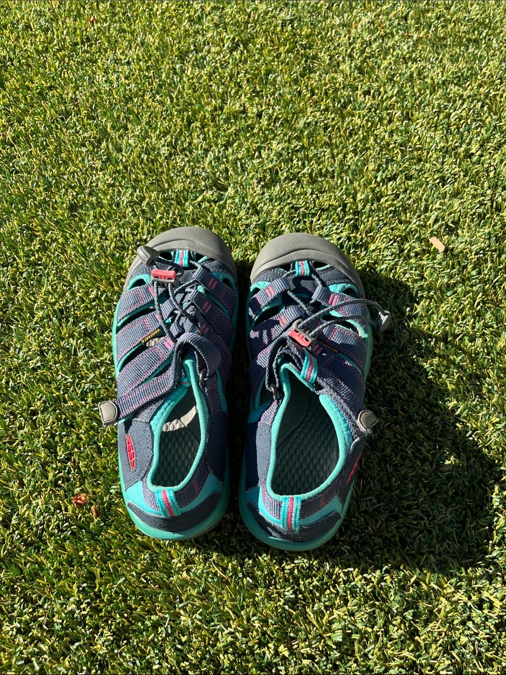 Keen girls size 4 Sandals in Teal, Navy, and Pink